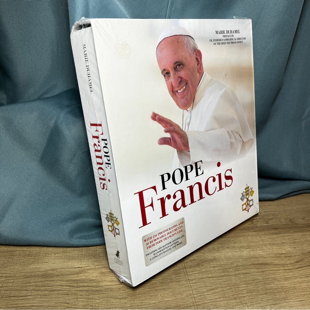 Pope Francis: The Story of the Holy Father Sealed Biography Bundle Photos